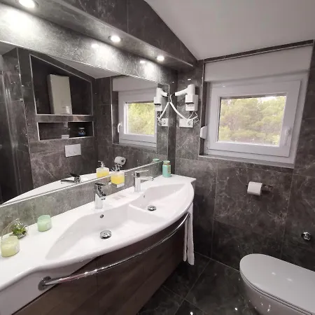 Old Town Paklenica 公寓 *