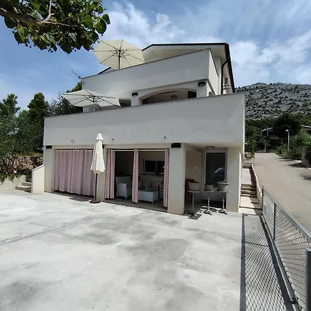 公寓 Old Town Paklenica