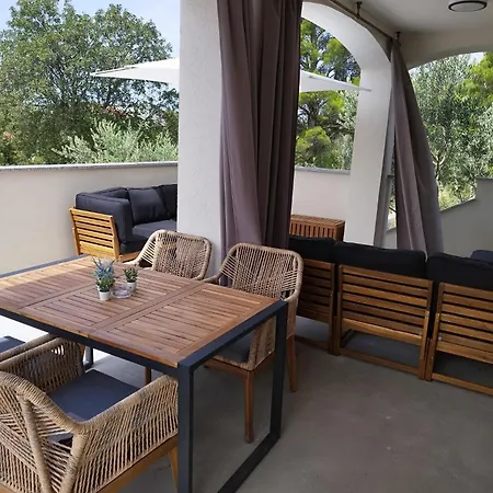 Old Town Paklenica Apartman Stari Grad