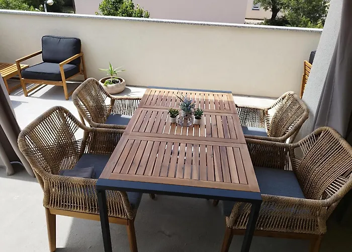 Old Town Paklenica Apartamento *