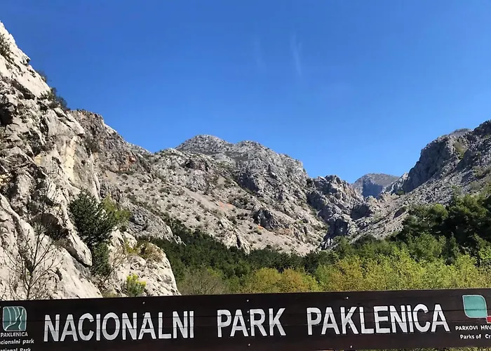 Old Town Paklenica 公寓
