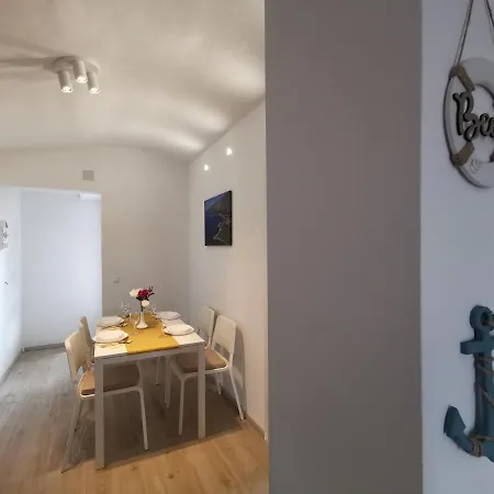 Old Town Paklenica Apartment *