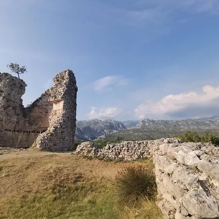 Old Town Paklenica Apartment *