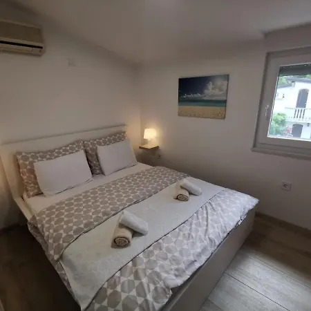 Old Town Paklenica Apartment