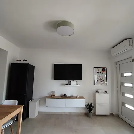 Old Town Paklenica Apartment