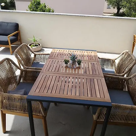 Old Town Paklenica Apartment *