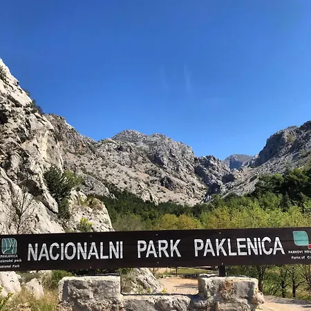 Old Town Paklenica Apartment